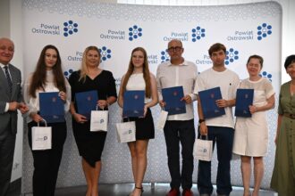 Olimpijski sukces młodzieży z Powiatu Ostrowskiego! Wielki triumf młodych naukowców